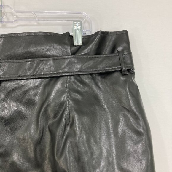 New Madden NYC size XXXL Black Faux Leather Belted High Rise Shorts - Picture 10 of 11
